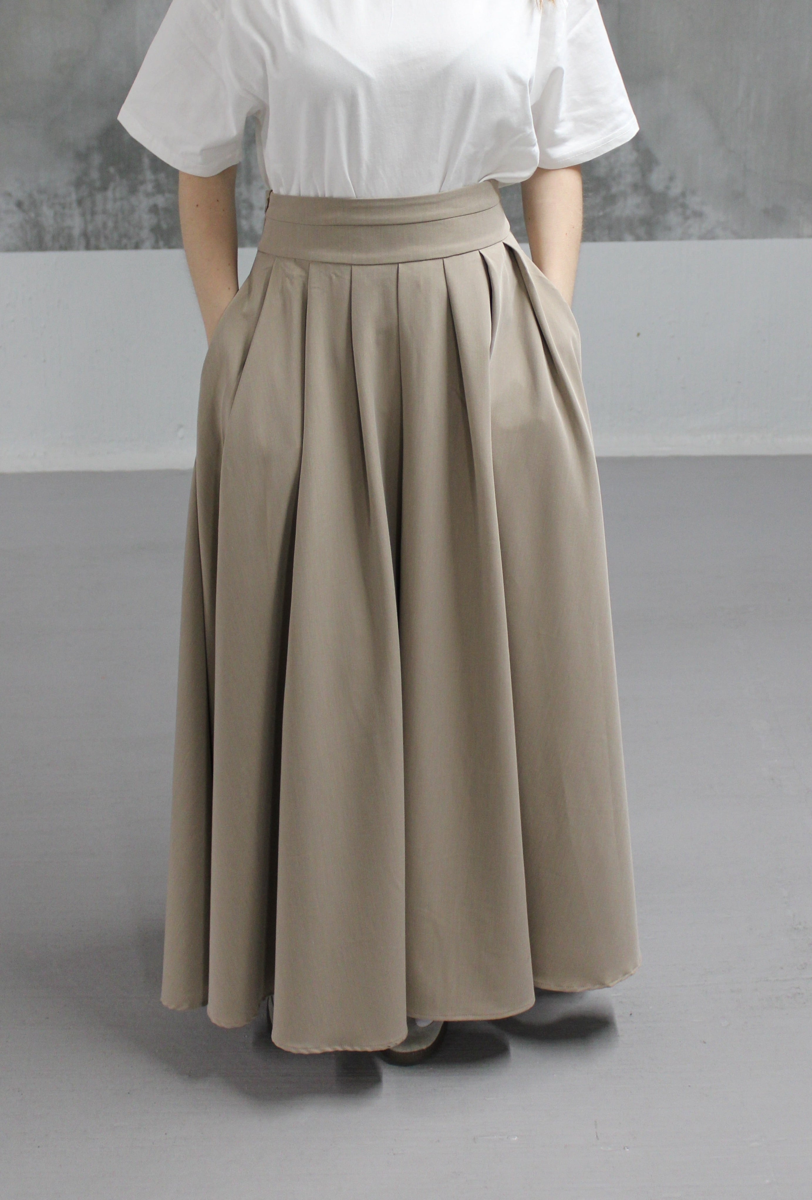 JUPE LONGUE PLISSEE TAUPE