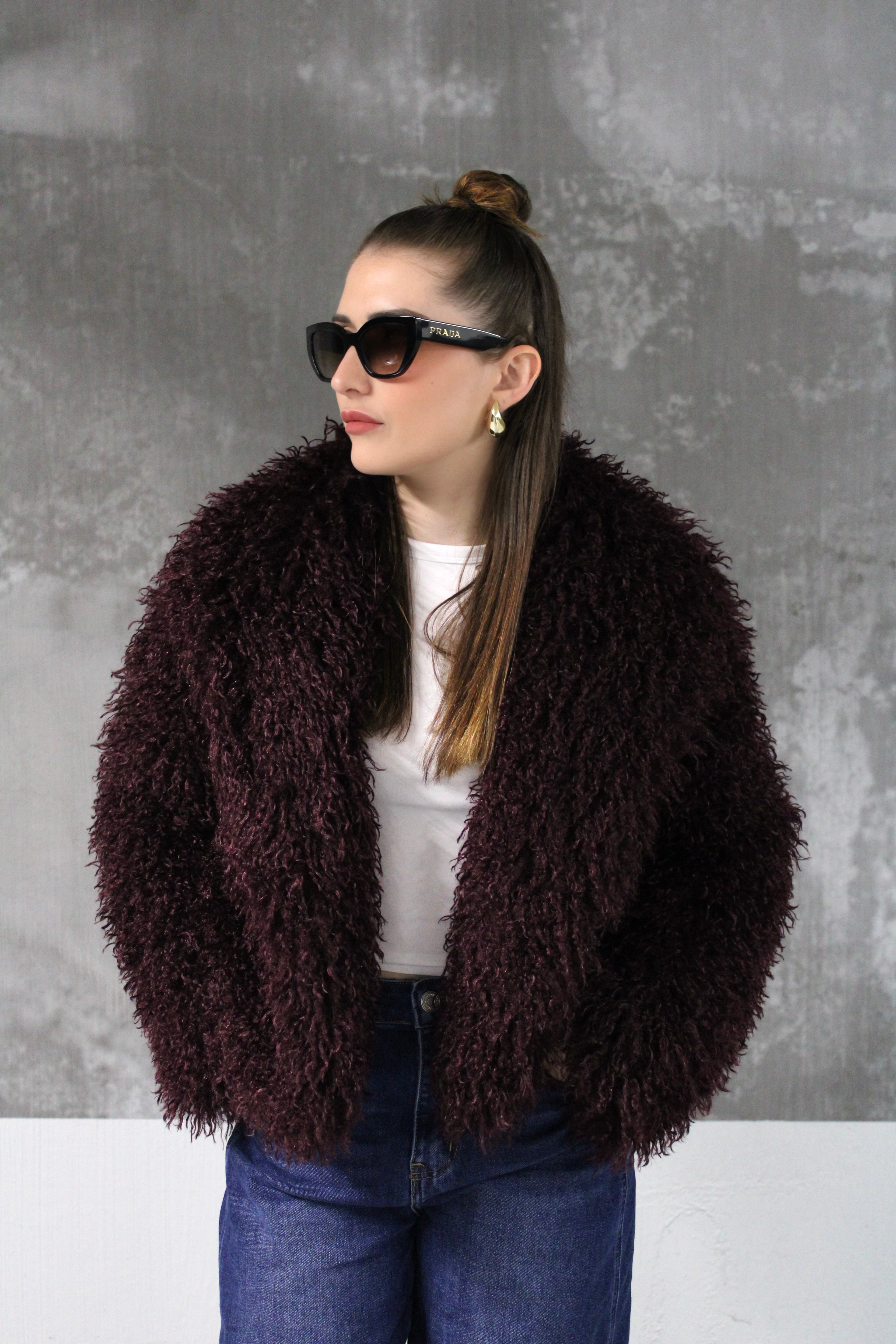 MANTEAU EN FOURRURE BOUCLETTE AUBERGINE LANA