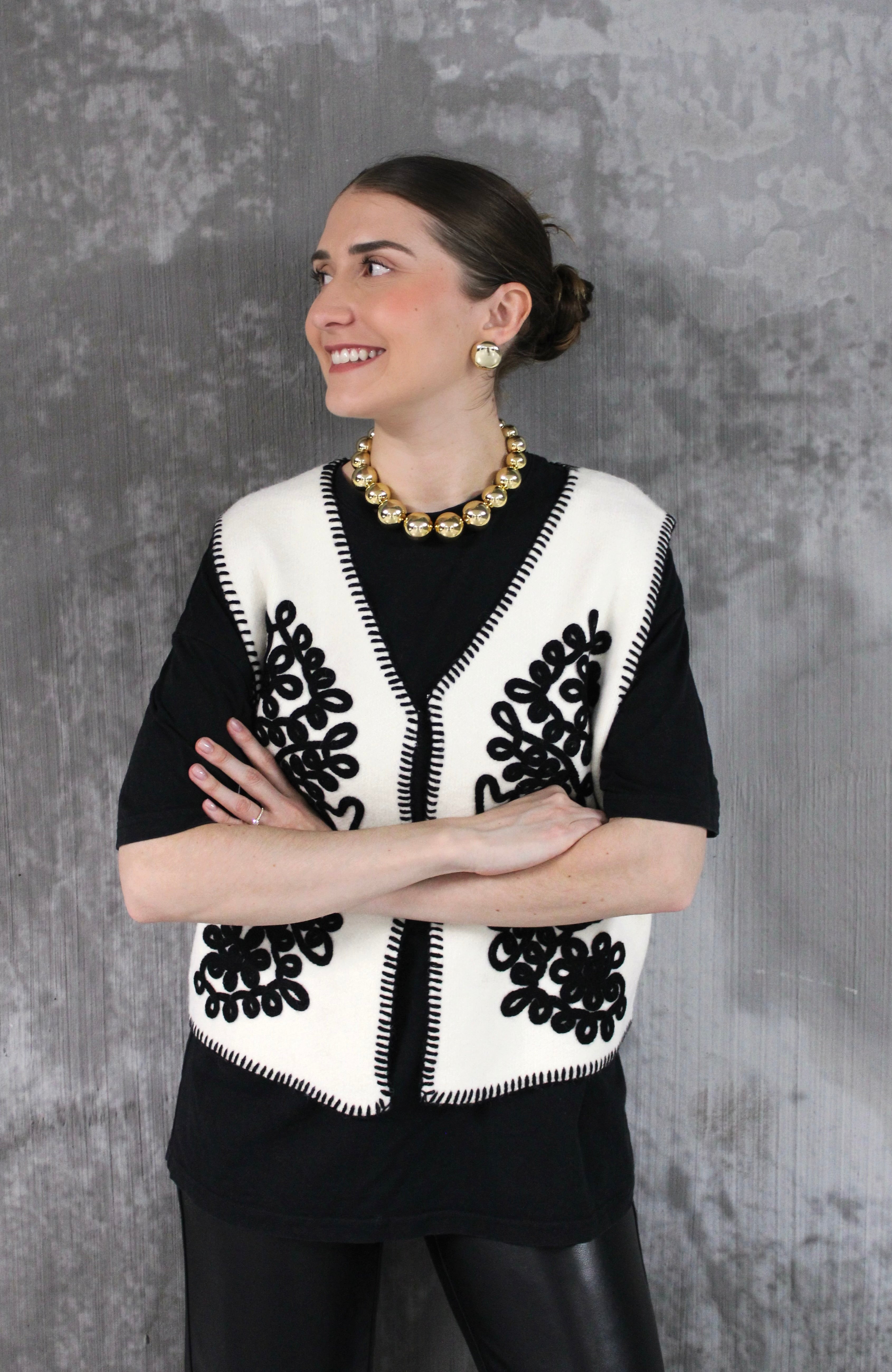 VESTE SANS MANCHE BRODEE DANAE
