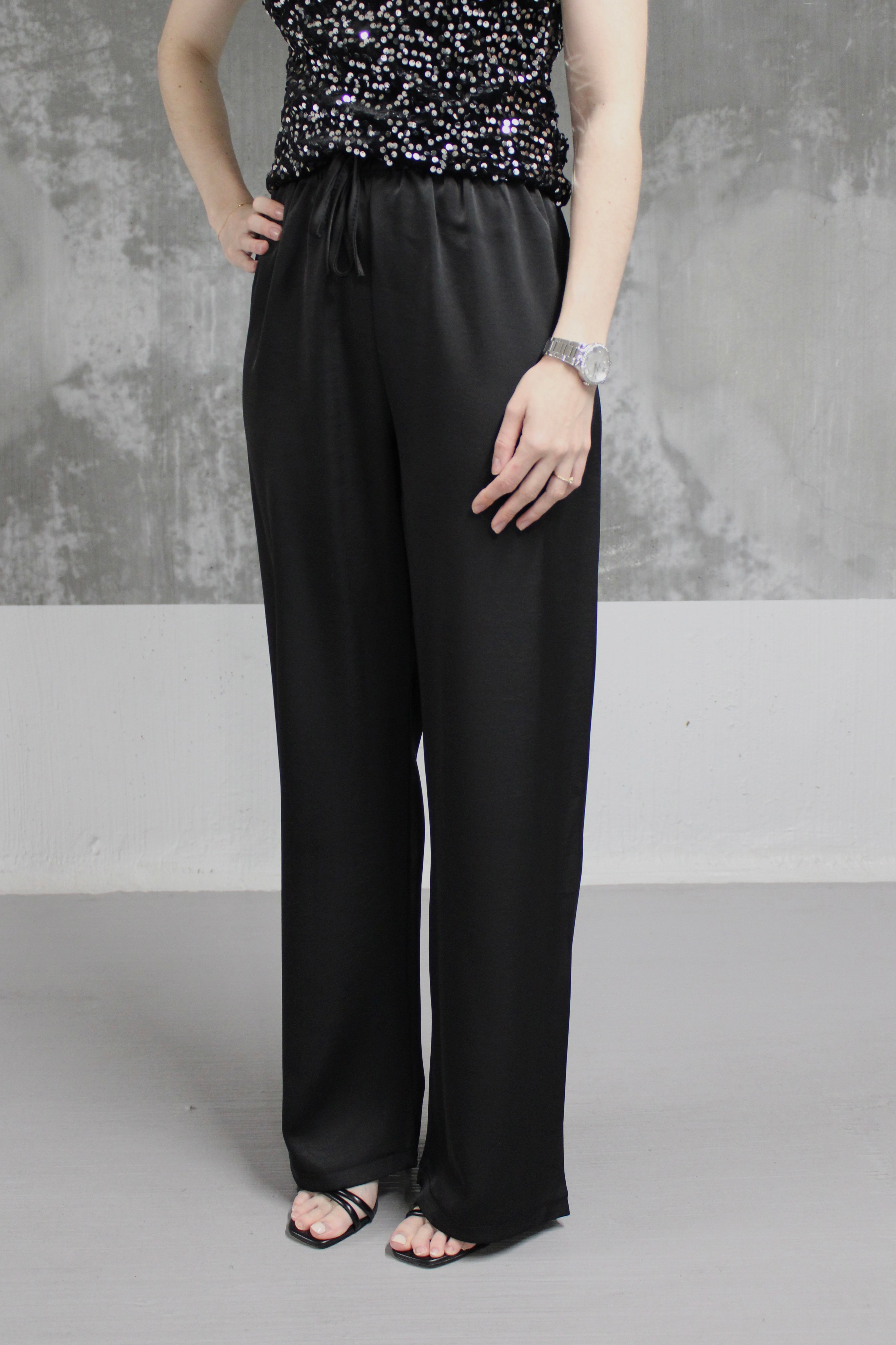 PANTALON NOIR EN SATIN