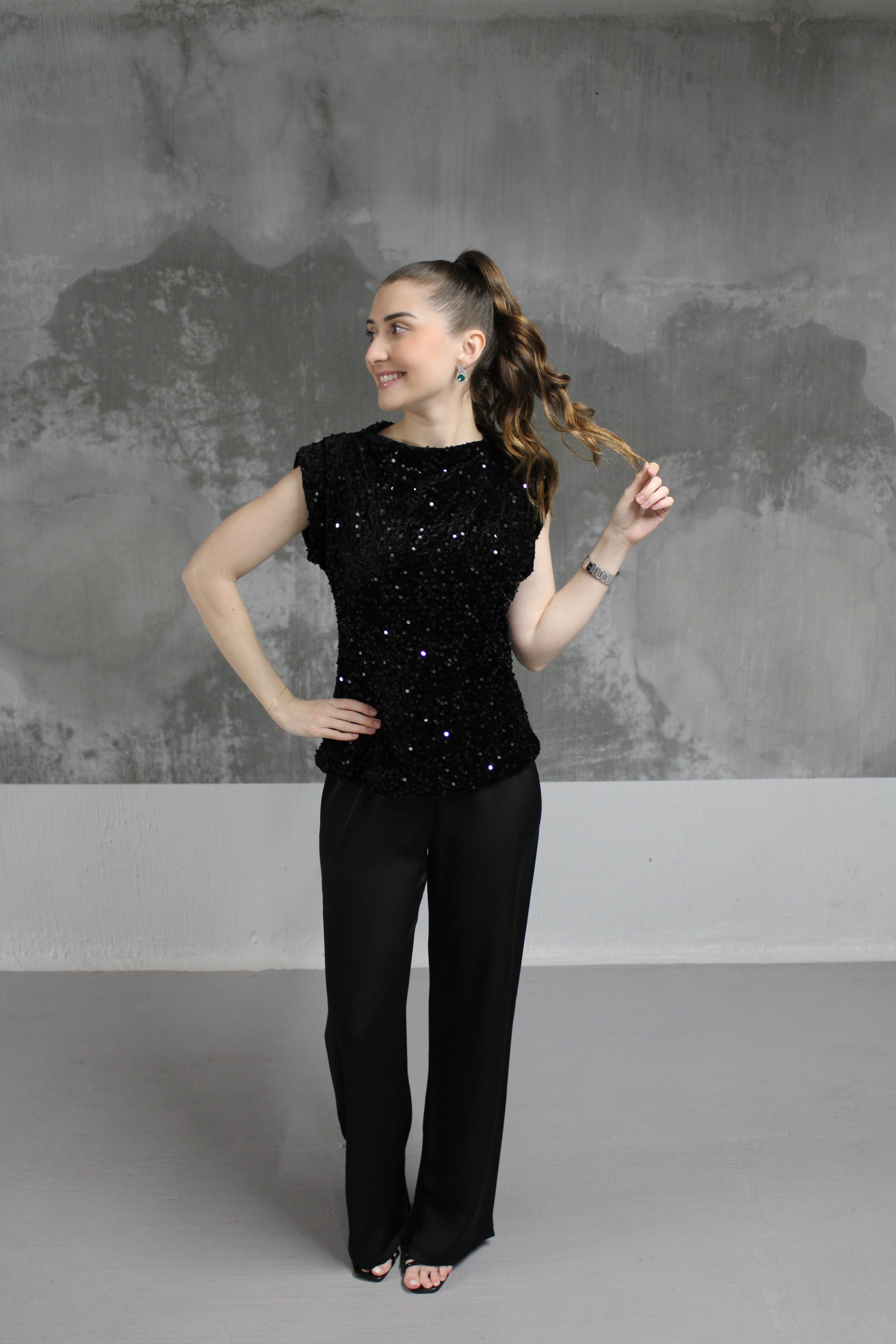 PANTALON NOIR EN SATIN