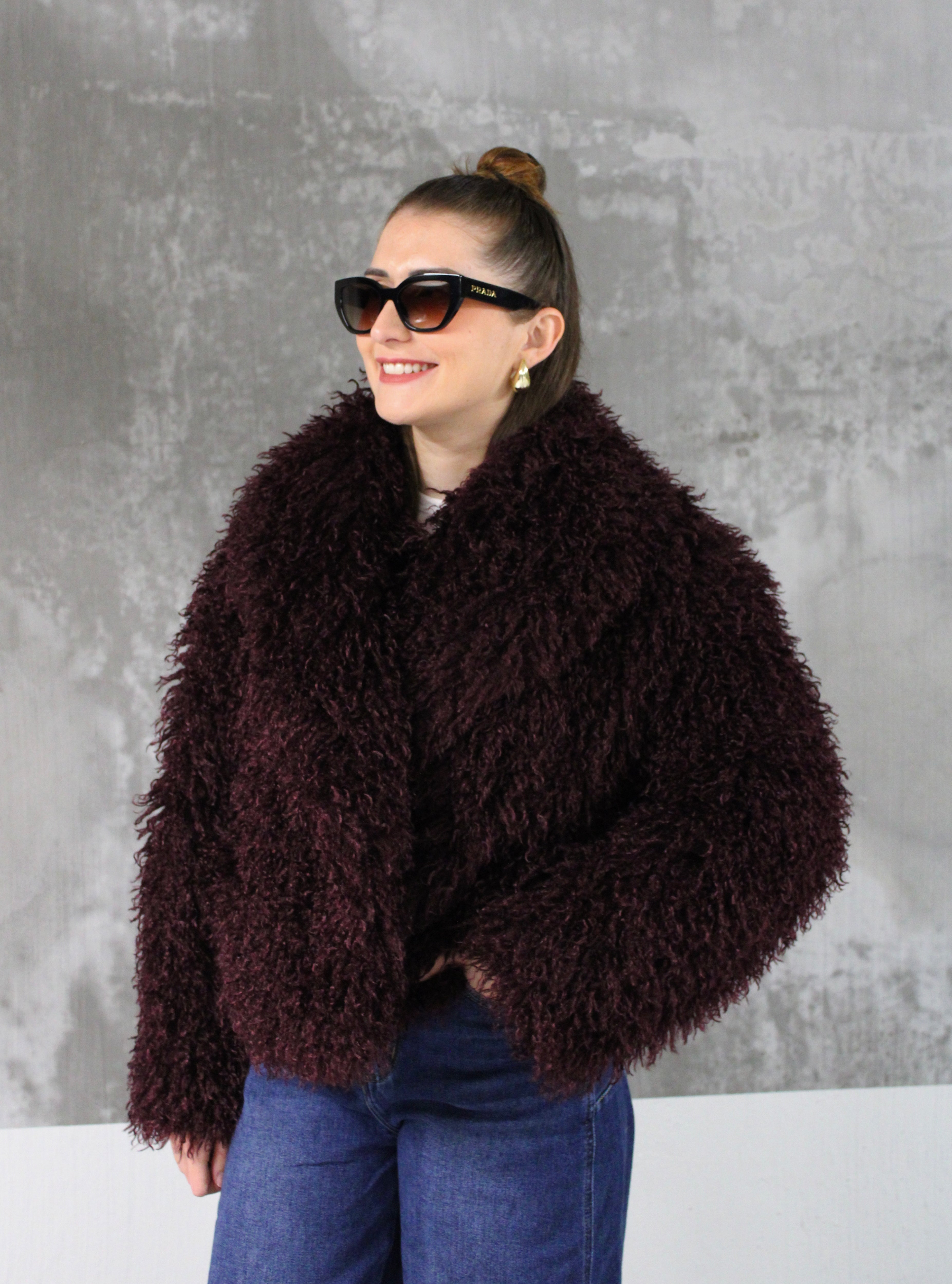 MANTEAU EN FOURRURE BOUCLETTE AUBERGINE LANA