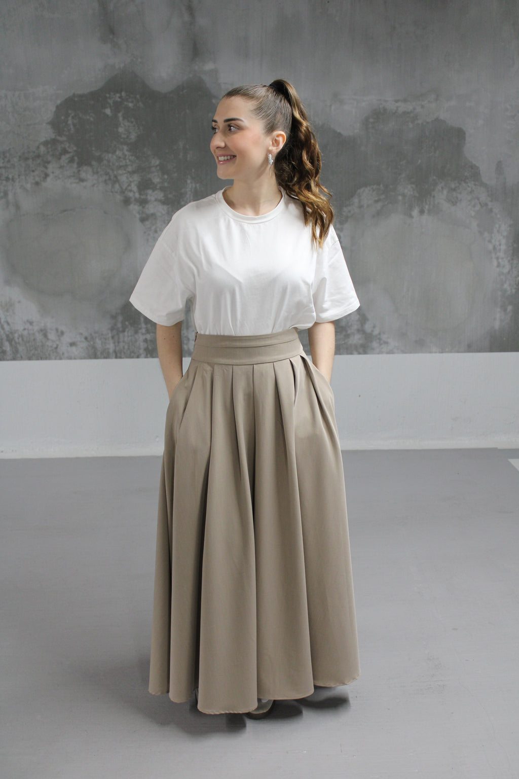 JUPE LONGUE PLISSEE TAUPE